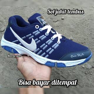  Sepatu  badminton  Nike badminton  sport dan running fashion 