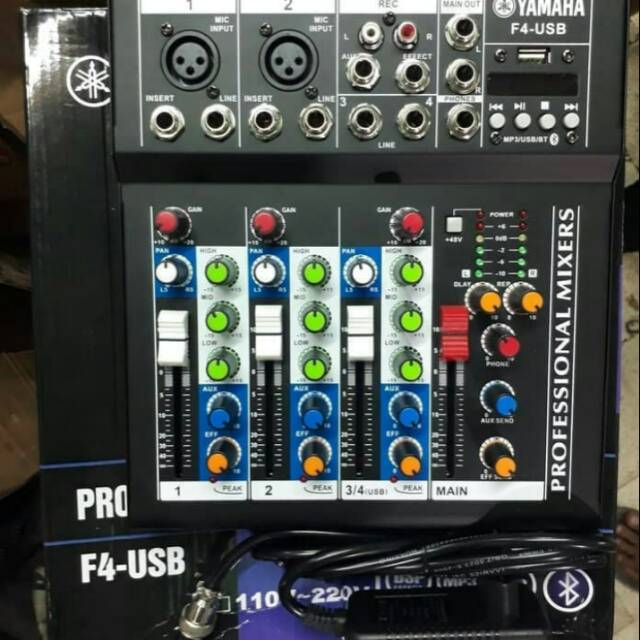 Mixer 4 Channel Yamaha F4