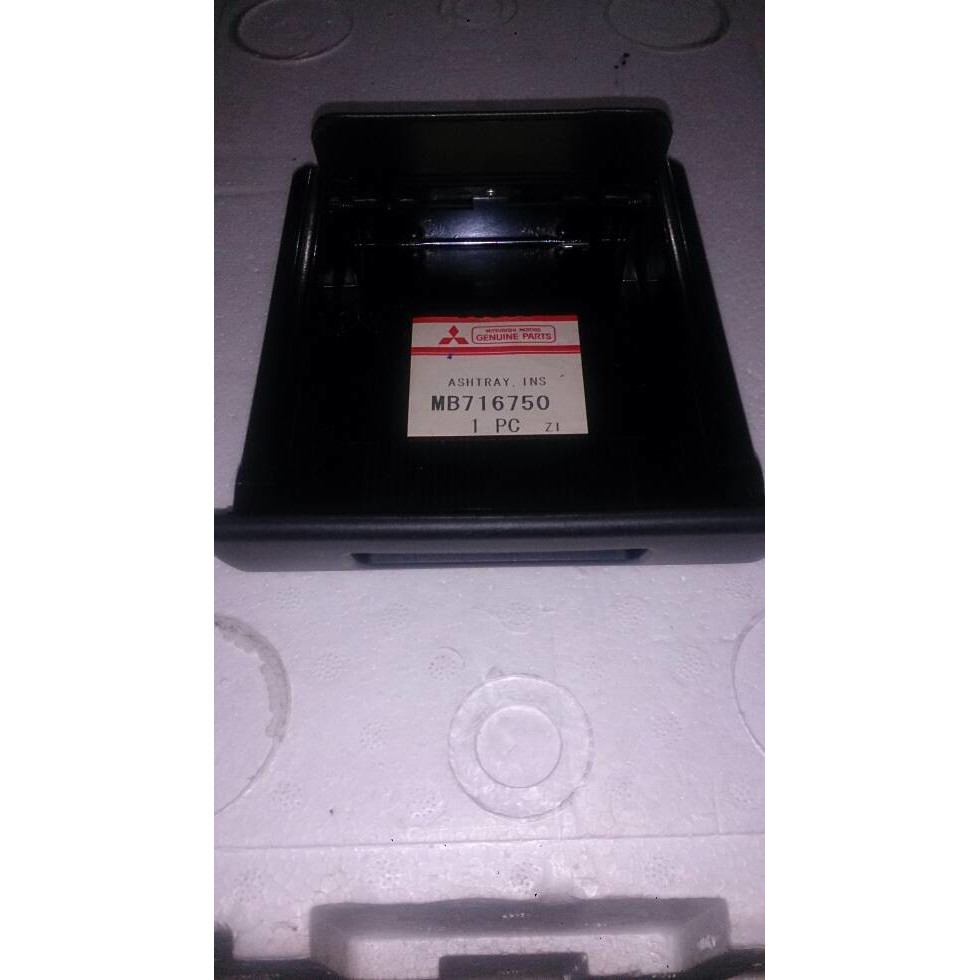 Asbak mobil Mitsubishi eterna