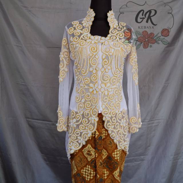 Kebaya Akad Nikah Putih