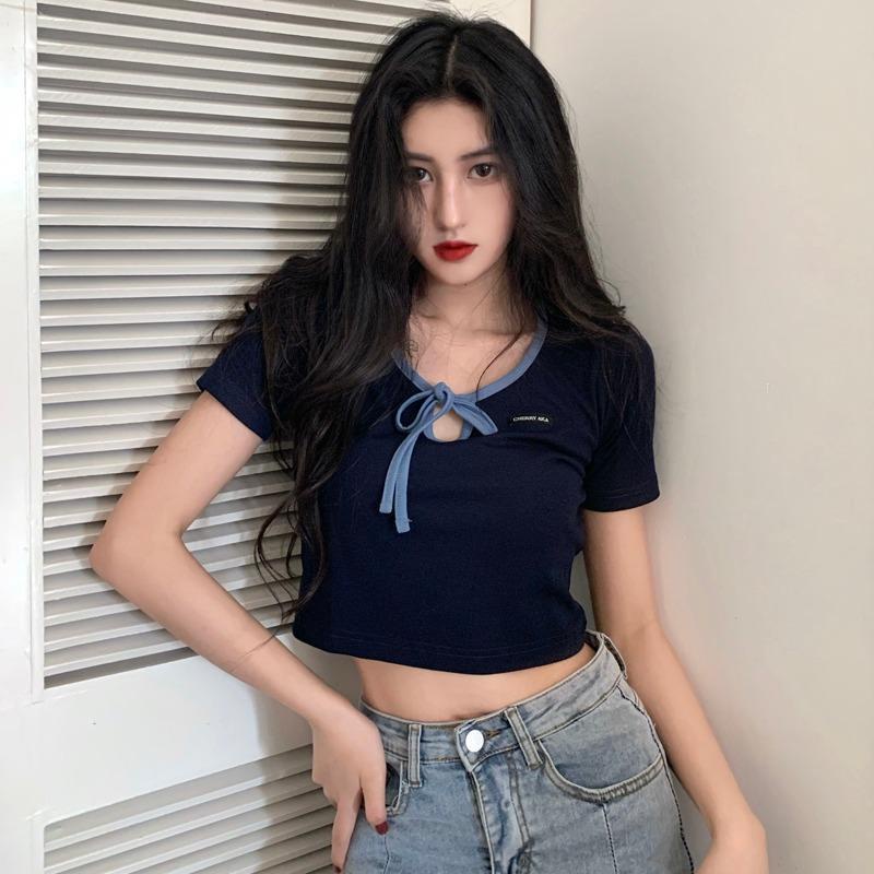 Hot girl top Xia kebocoran pusar mesin hati-hati desain ceruk gaya pendek busur ramping bm Hyun Ya g