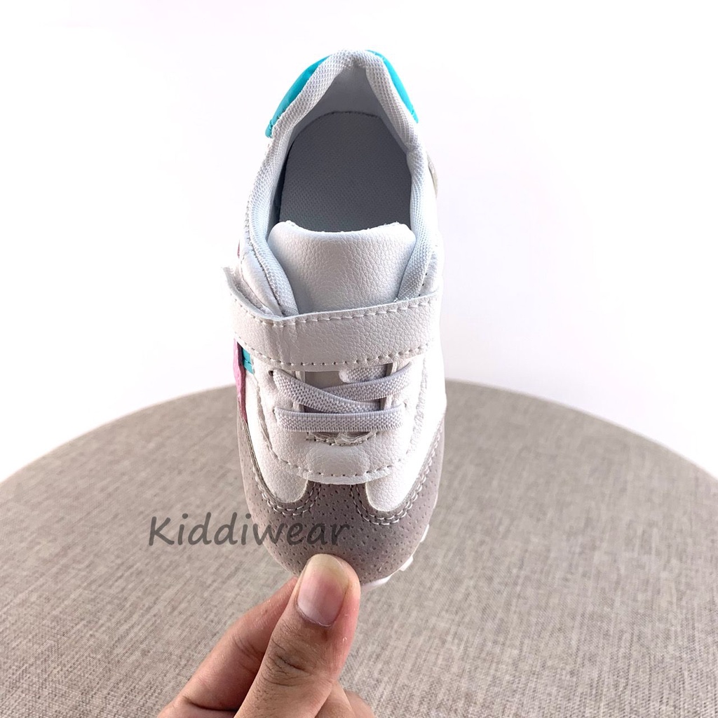 (Kiddiwear) Sepatu sneakers anak MBK54