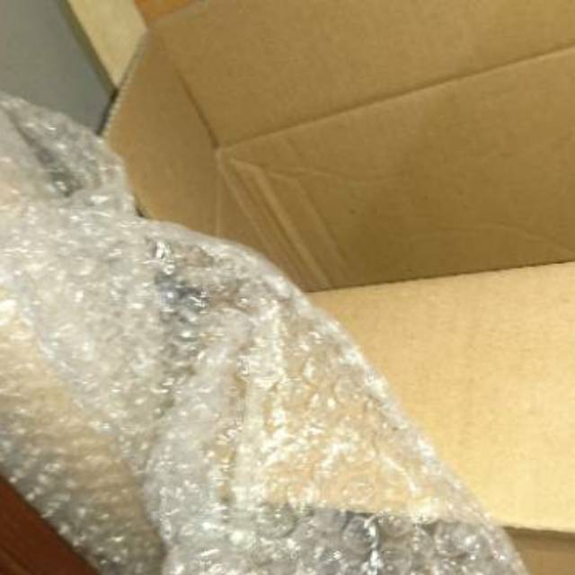 

Packing Bubblewrap dan Kardus