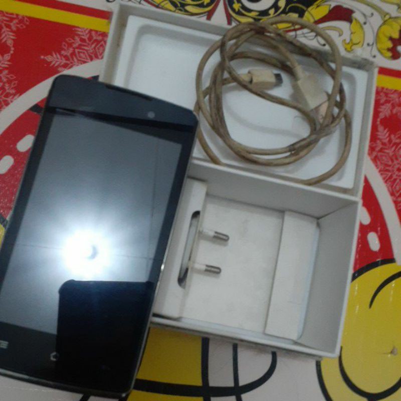 HandPone / HP second murah / Jual mesin HP OPPO R1001 (JOY)
