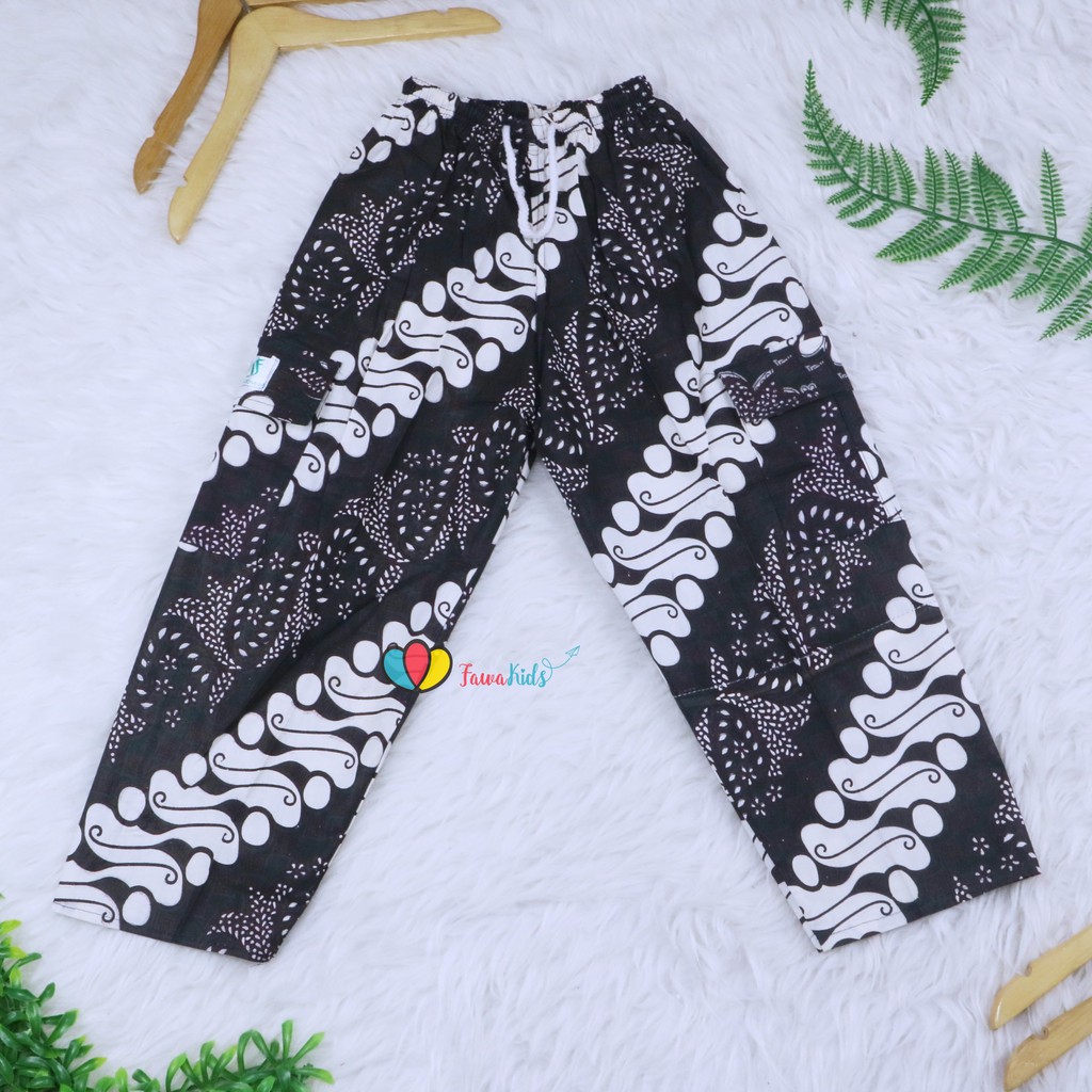TERMURAH Celana Boim Batik Uk 4 5 Tahun Pants Panjang TERMURAH Celana Boim Batik Uk 4 5 Tahun Pants Panjang