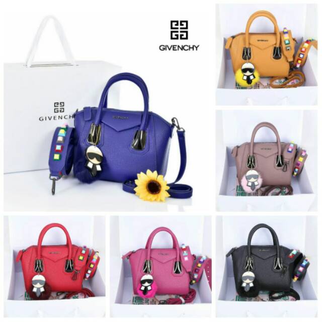 Givenchy Antigona Carlito Pompom 3151#  BlackNickel Hardware*
Dapat 2 tali ,