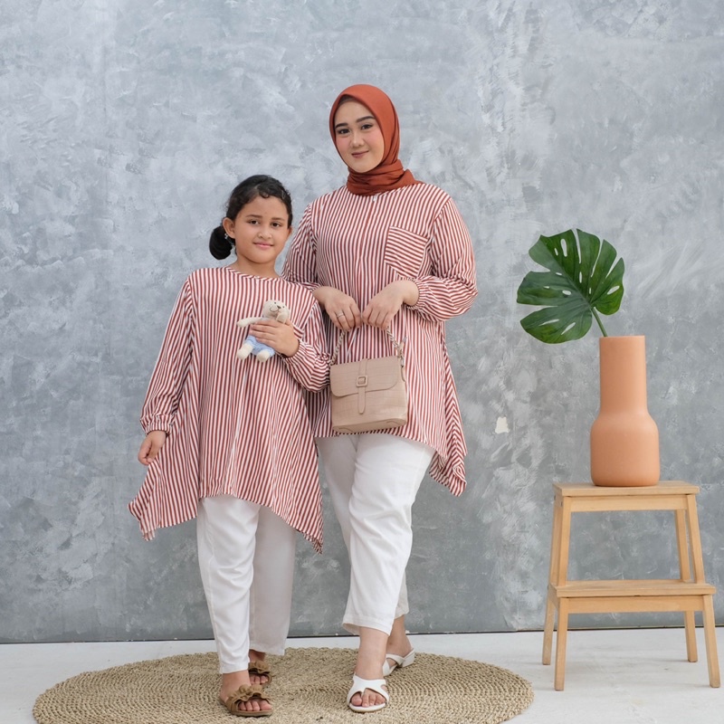 BAJU COUPLE BLOUSE IBU DAN ANAK BAJU ATASAN COUPLE IBU DAN ANAK STRIP TERACOTA