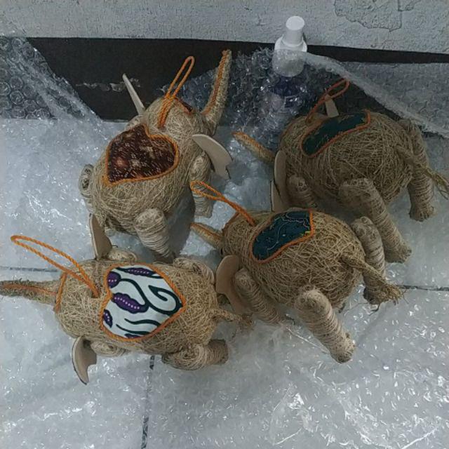 Pajangan Akar Wangi Gajah M 20x10x10 Cm