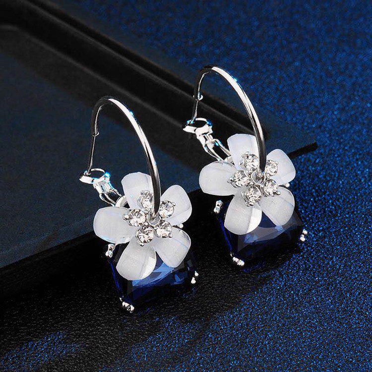 Anting Daisy Kristal Sapphire Ruby Obsidian Elegan Model Terbaru