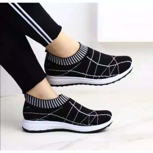 Sepatu wanita slip on venom garis