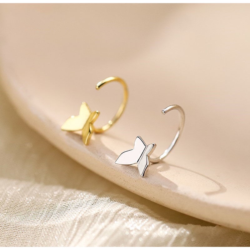 Kupu-kupu kancing wanita baru anting-anting anggun dan mungil sederhana in ear hook fashion Baru tem