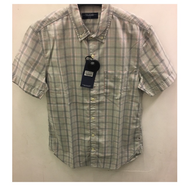 Kemeja kotak” Tirajeans