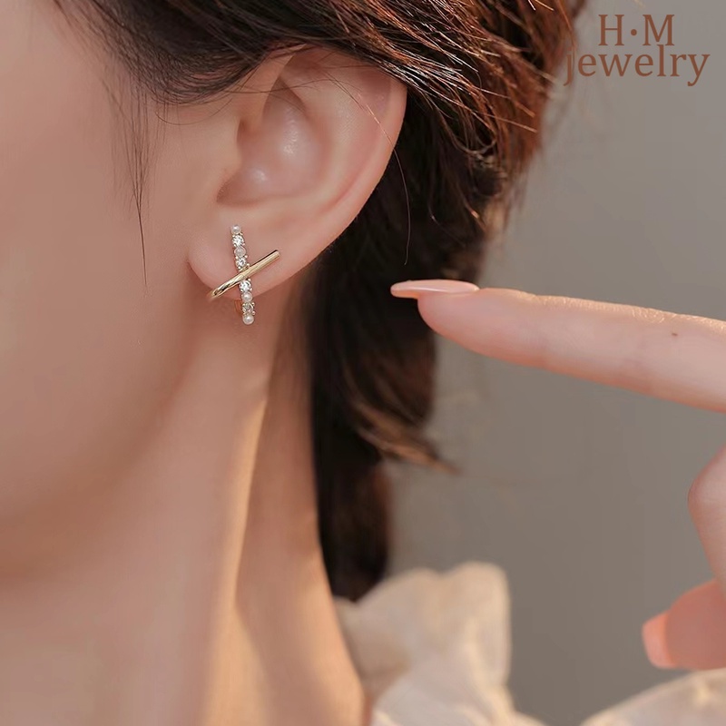 Anting Mutiara Berlian Imitasi Bentuk Salib Geometris