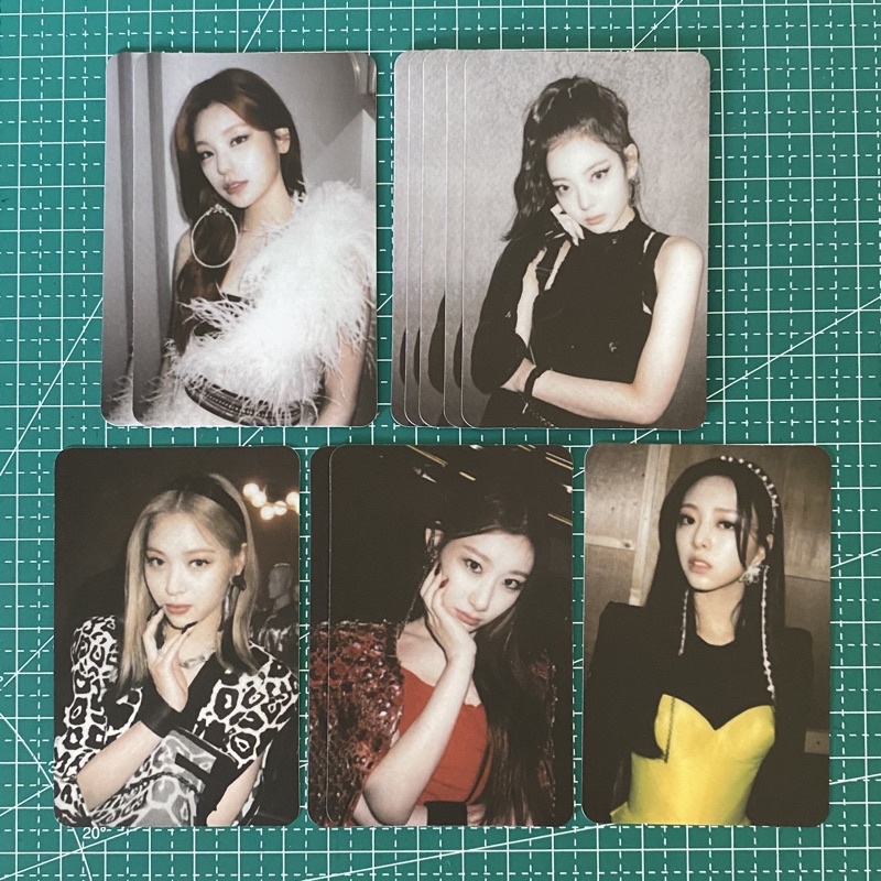 ITZY - GUESS WHO LIMITED EDITION RANDOM PC YEJI LIA RYUJIN YUNA PHOTOCARD
