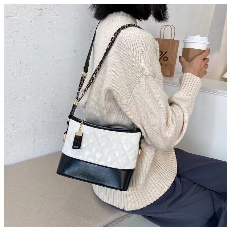 8876 tas selempang wanita import fashion tas slingbag wanita cantik terkiniian 2272 best seller terpopular tas rrnn  fashion wanita terbaikk