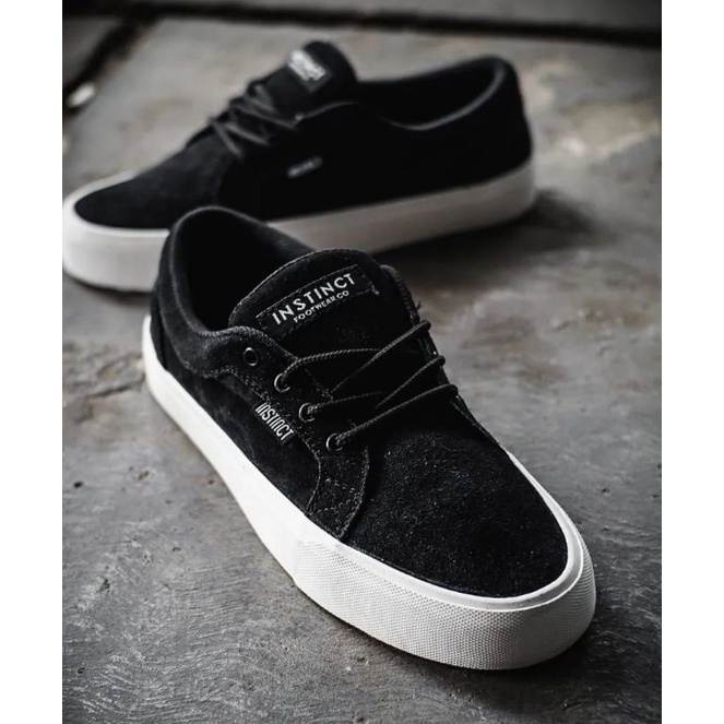 SEPATU / INSTINCT FOOTWEAR