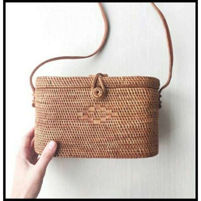 TAS ROTAN KOTAK CANTIK