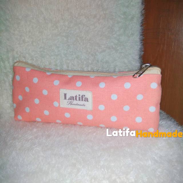 

LH Tempat Pensil Polkadot Lucu