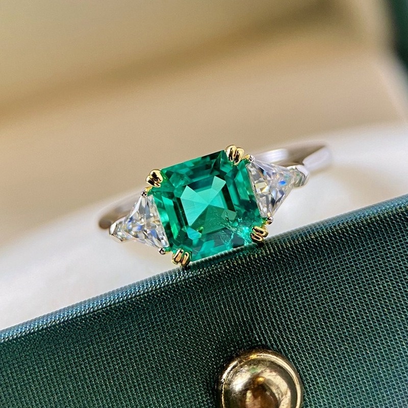 Fashion Personality Green Moissanite All-Match Ring