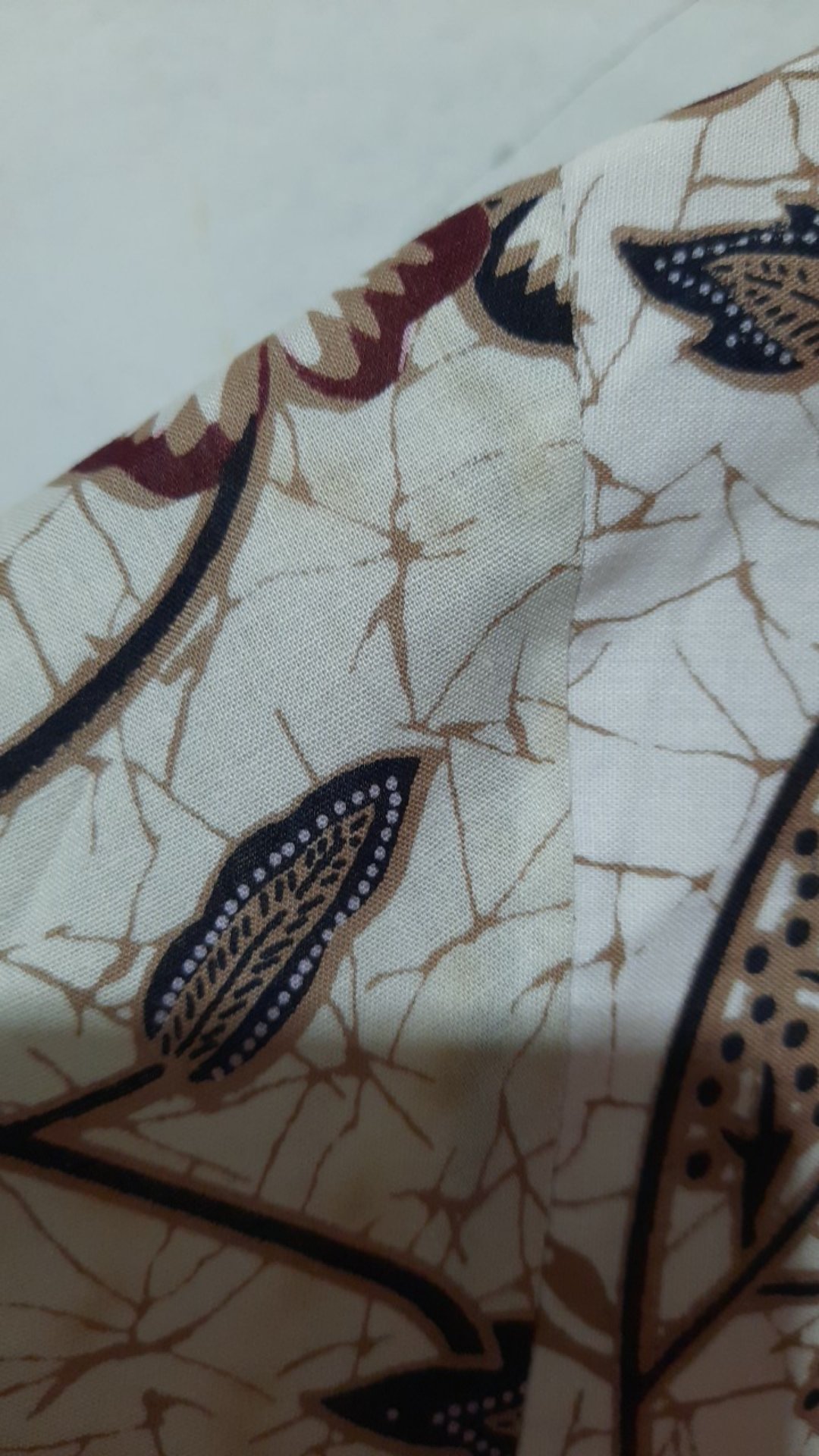 Kemeja Batik Pria Lengan Panjang Kembangan Putih Lapis Furing Batik Solo