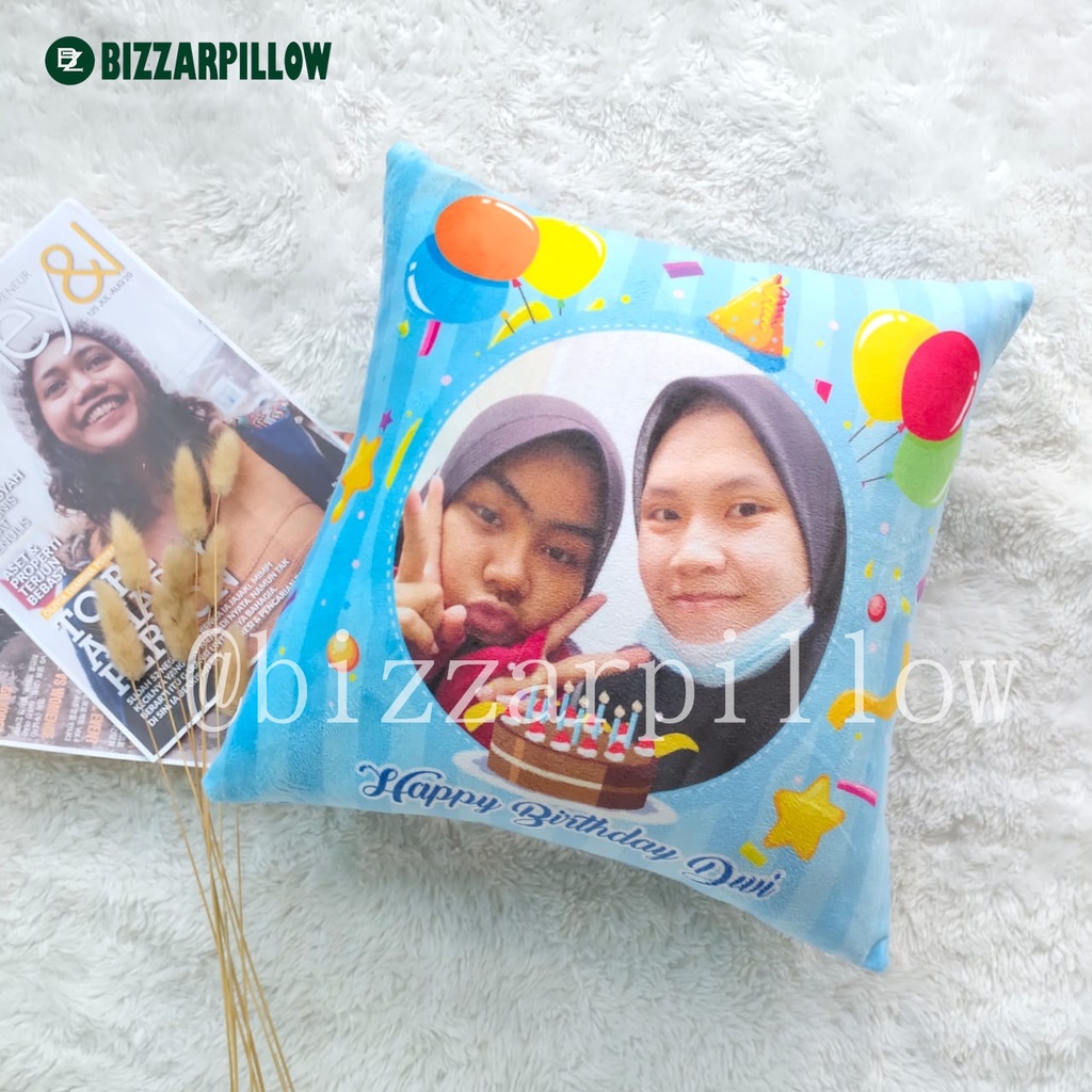 Bizzarpillow Bantal Foto Hadiah Ulang Tahun/Pernikahan/Wisuda 40x40cm BZ197