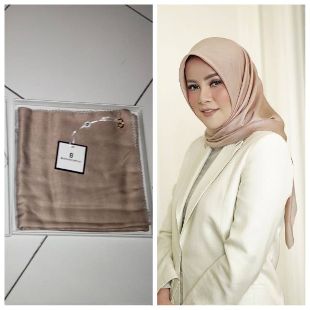 Buttonscarves Olla Square in Almondine