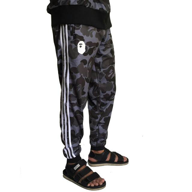 Celana jogger adidas x a bathing ape