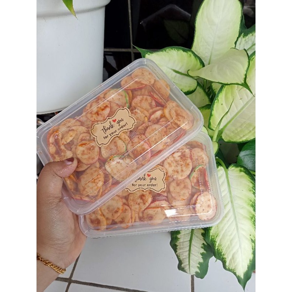 

Kerupuk seblak extra daun jeruk