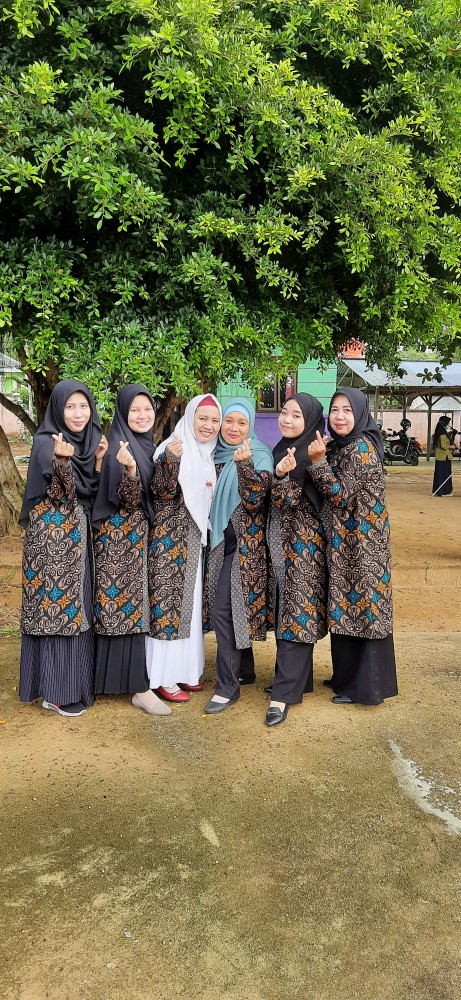 Longcardi Aluna Bunga Zigzag Lawasan Outer Batik Kantoran Wanita Formal Kondangan Katun Halus