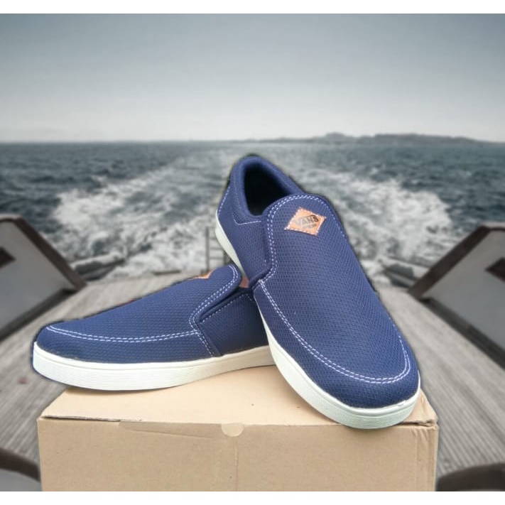 Sepatu pria slip on VANS Simple Premium Quality Trendy