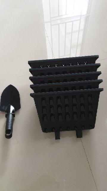 Pot Tempel Atau Argo Warna Hitam