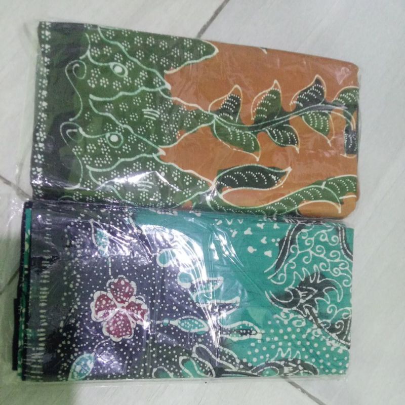 KAIN SARUNG WANITA MOTIF BATIK BELUM JAIT
