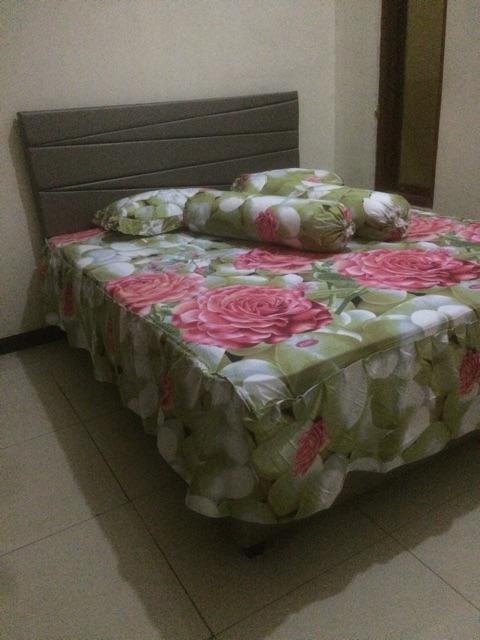 Sprei Kintakun Rumbai No 2 Queen 160x200 Motif Bunga Kembang Ezlyn Hazel Mirabelle Fiji Aqua Murah
