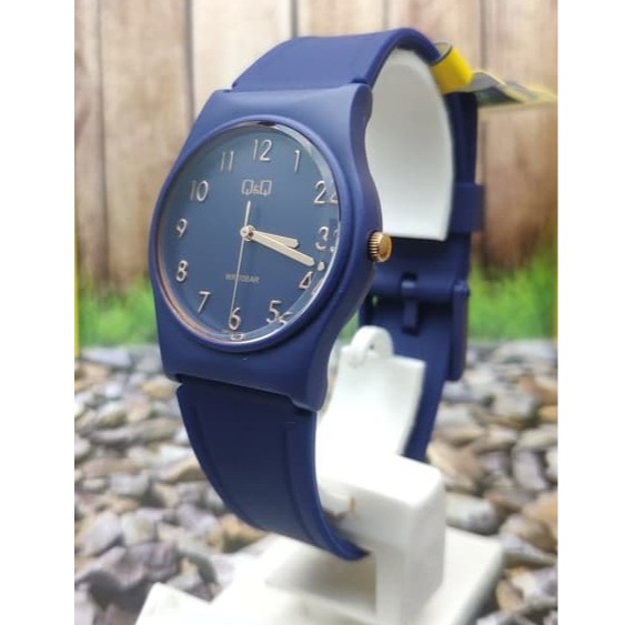 QQ QNQ Q&amp;Q Original Jam Tangan Wanita Analog Straps Rubber Anti Air qq Ori VP34