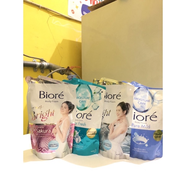 Biore Foam Sabun Mandi Cair 450ml