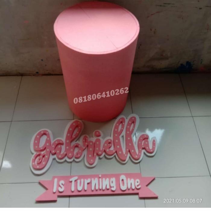 

Art Paper Paket Meja Tabung + Nama Styrofoam