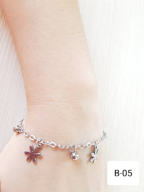 SET Gelang Tangan kaki Motif Bunga Titanium Silver Antikarat