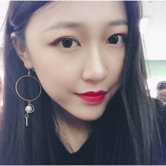 AX01002 Anting wanita putih fashion korean style