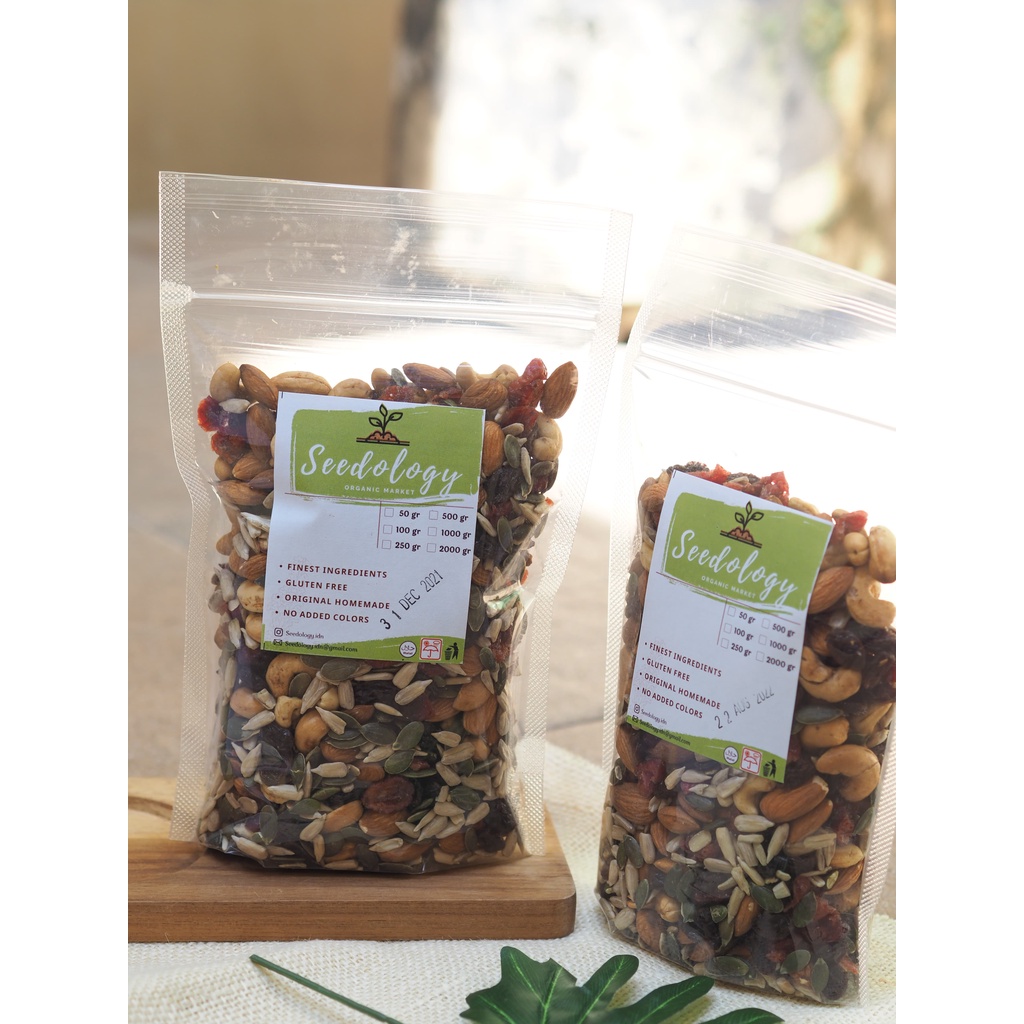 

Korzaln Jumbo Mixed Fruit & Nut 1Kg - Campuran Kacang Dan Buah Kering / Diet / Sehat / Bergizi