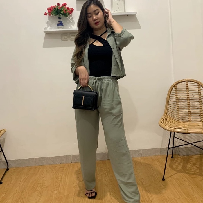 Merry set crinkle / Kemeja crop x celana panjang