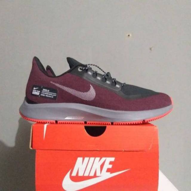 SEPATU NIKE ZOOM SHIELD