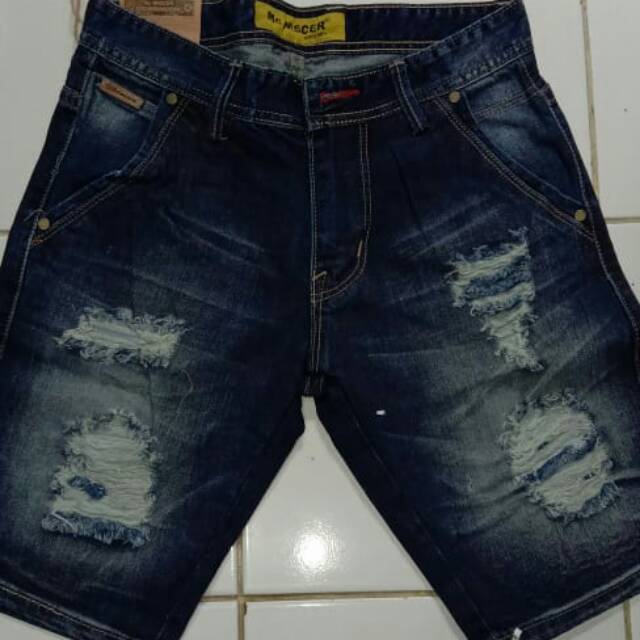 Celana pendek mc wiscer model sobek-sobek