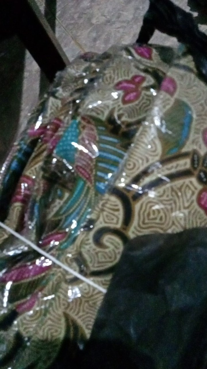 Kemeja Batik Pria Lengan Panjang Motif Merak Tosca