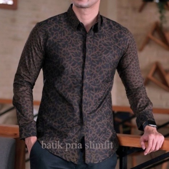 (FREE MASKER) KEMEJA BATIK COWOK SLIM FIT TERBARU WARNA COKLAT/ KEMEJA BATIK SLIFIT PREMIUM PRIA LENGAN PANJANG WARNA BROWN LAPIS FURING FULL BADAN