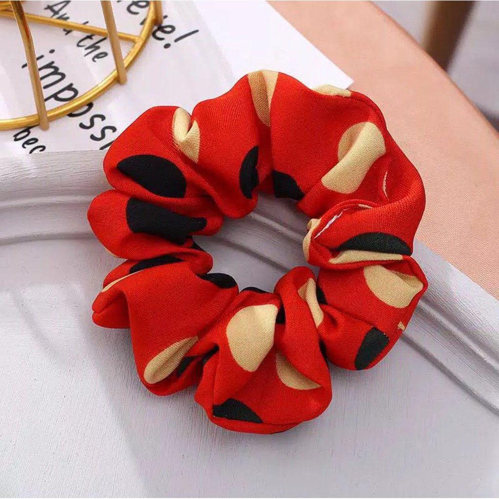 Ikat rambut kerut scrunchie ala korea style polkadot 2