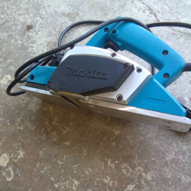 makita N1900B