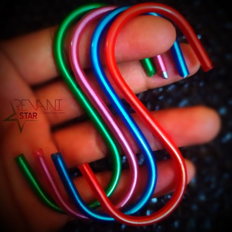 (10pcs) Hook S putih 9x4cm gantungan aksesoris tas,sendal sepatu pot kaitan S kawat ram dinding dll