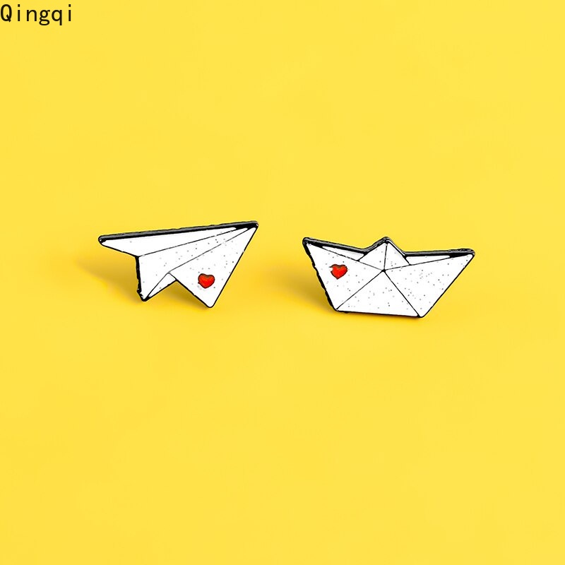 Bros Pin Enamel Bentuk Pesawat Kertas Kapal Mini Untuk Anak