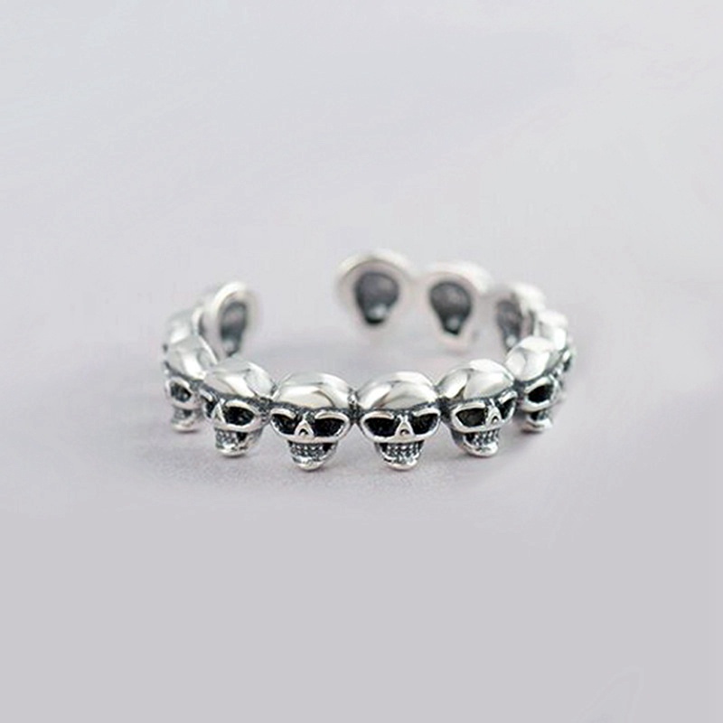 Fancyqube Cincin Adjustable Desain Tengkorak Warna Hitam Gaya Punk Vintage Untuk Pria Dan Wanita