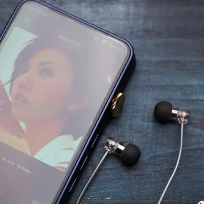Moondrop Quarks Closed Anterior Earphone Bass Mantab Vokal Bulat ASMR
